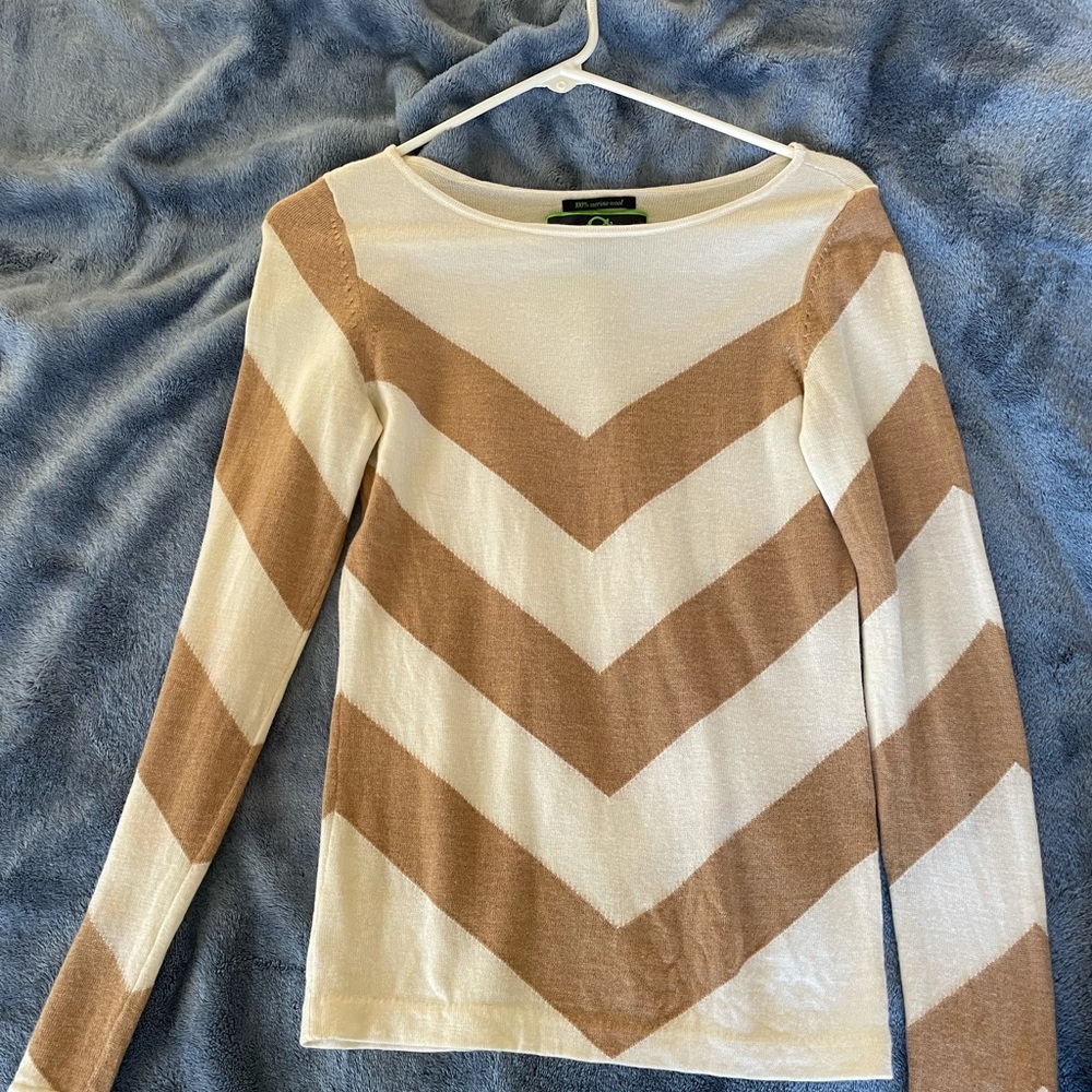 100% merino wool sweater size small